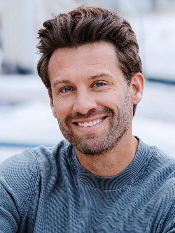 Jens F.