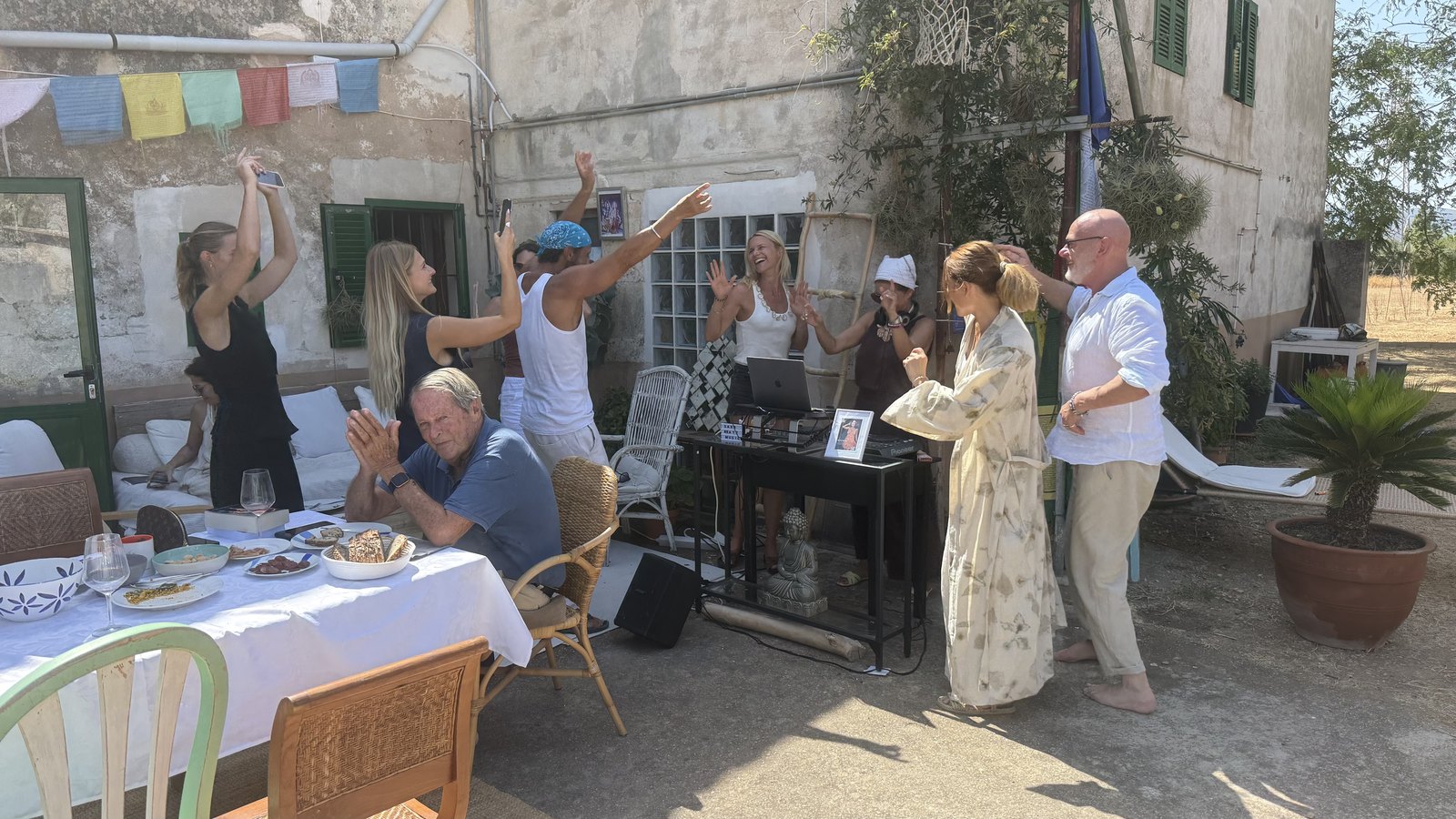 UGC Masterclass Mallorca – Lunch together in the courtyard